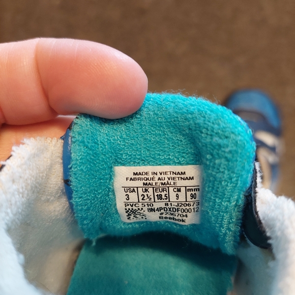 Reebok Baby Shoes Size 3 Velcro Blue Black White EUC - Picture 8 of 9